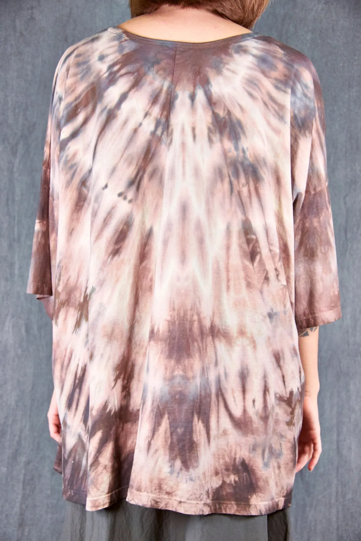 1236HD Line Tee Desert Land and Coffee 30.5"