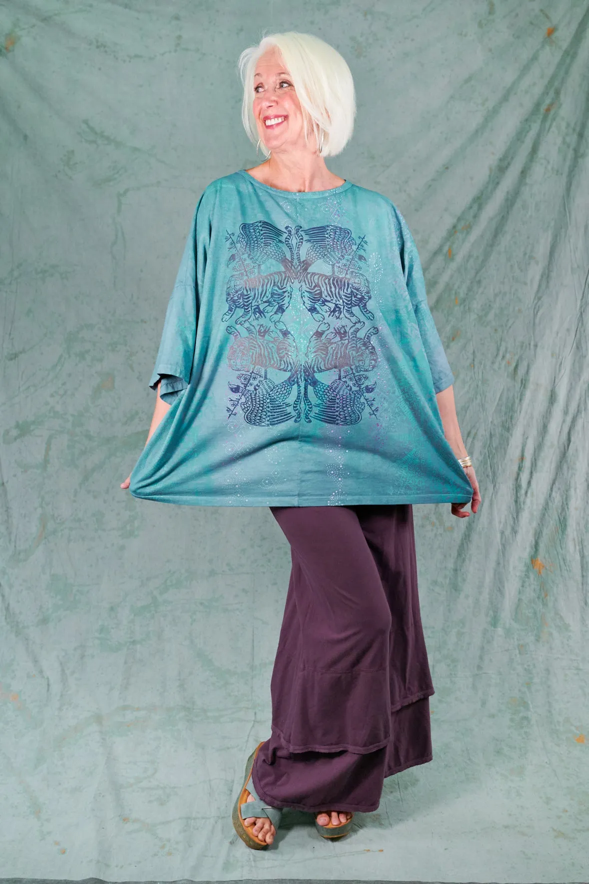 1236HD Line Tee-Marina-Lucky Tiger