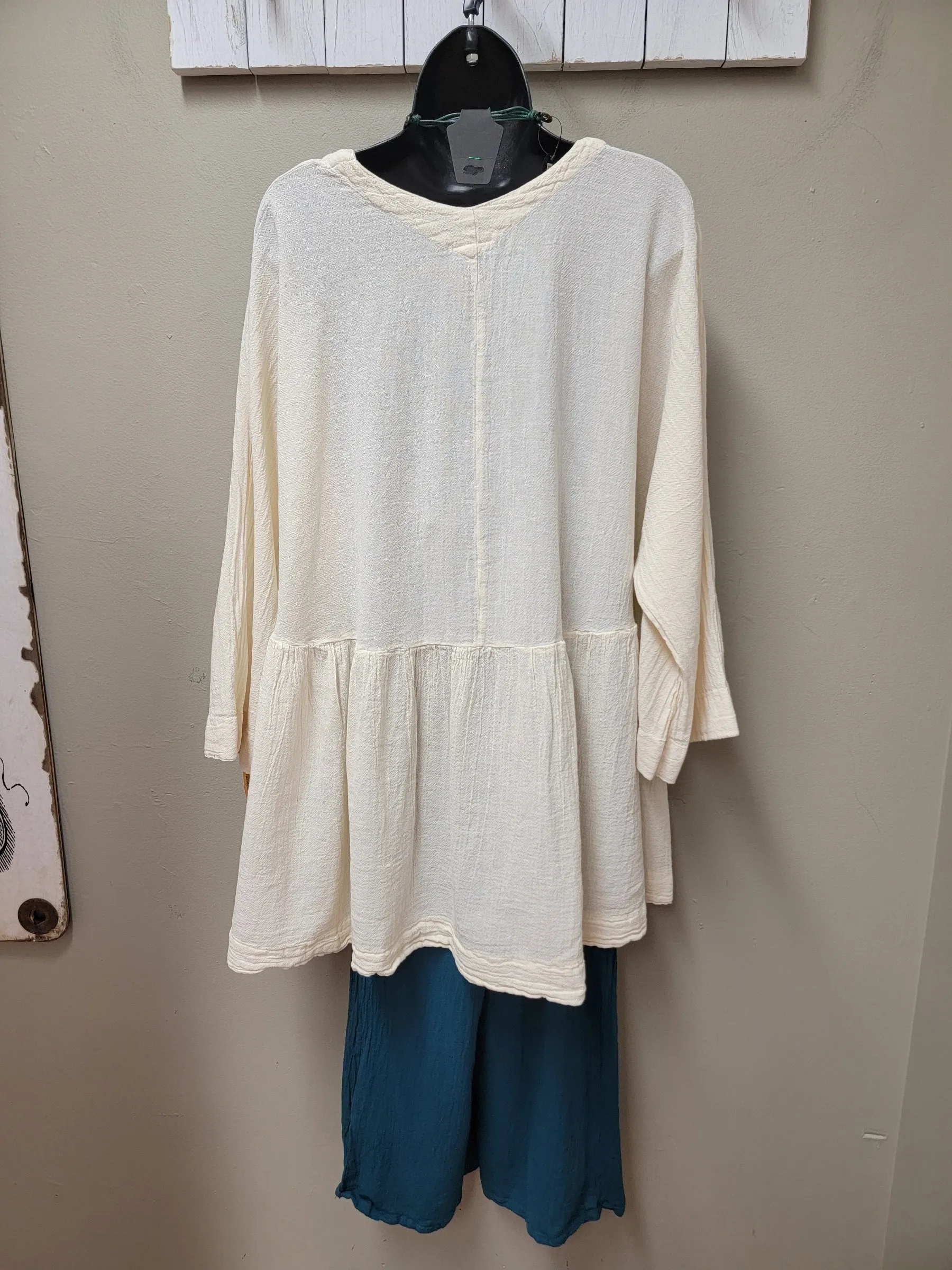 2 Color Ways - Come "Tango" with These Beautiful 3/4 Length Sleeved Tops