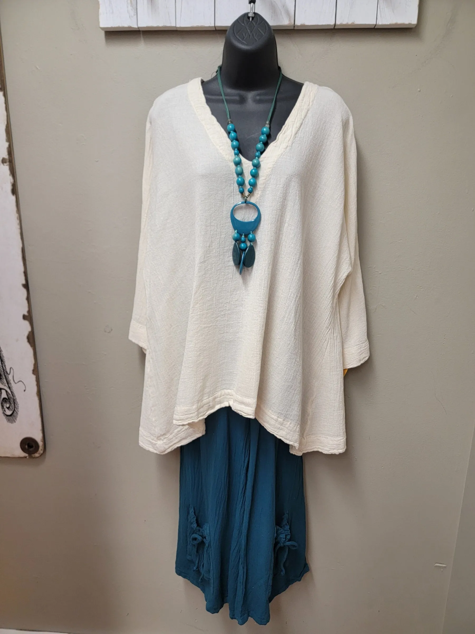 2 Color Ways - Come "Tango" with These Beautiful 3/4 Length Sleeved Tops
