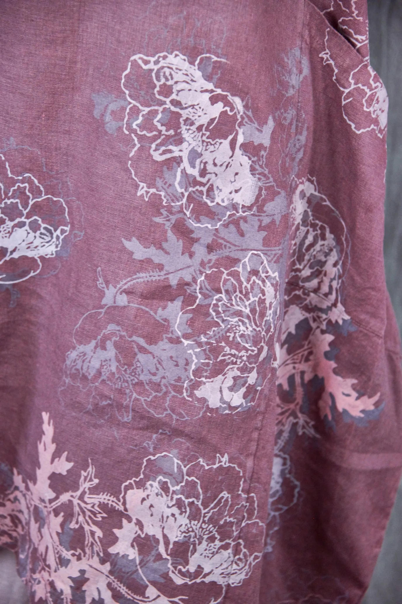 2133 Crossover Linen Tunic Incense-Meadow Flower