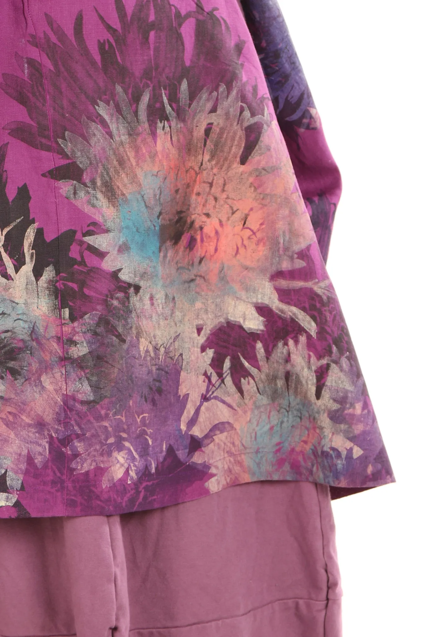 2193 Venetian Linen Magenta Wildflower Burst