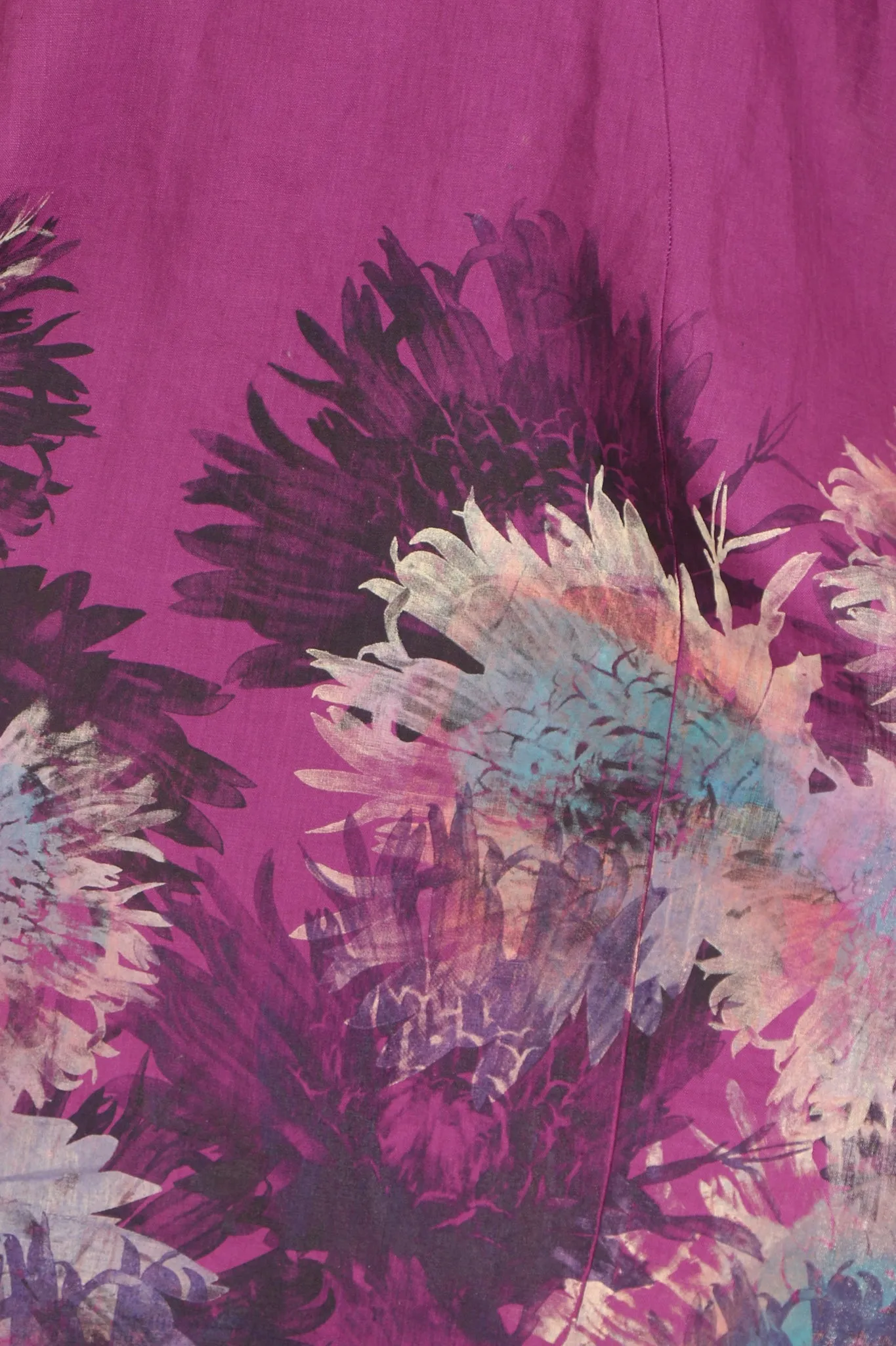 2193 Venetian Linen Magenta Wildflower Burst