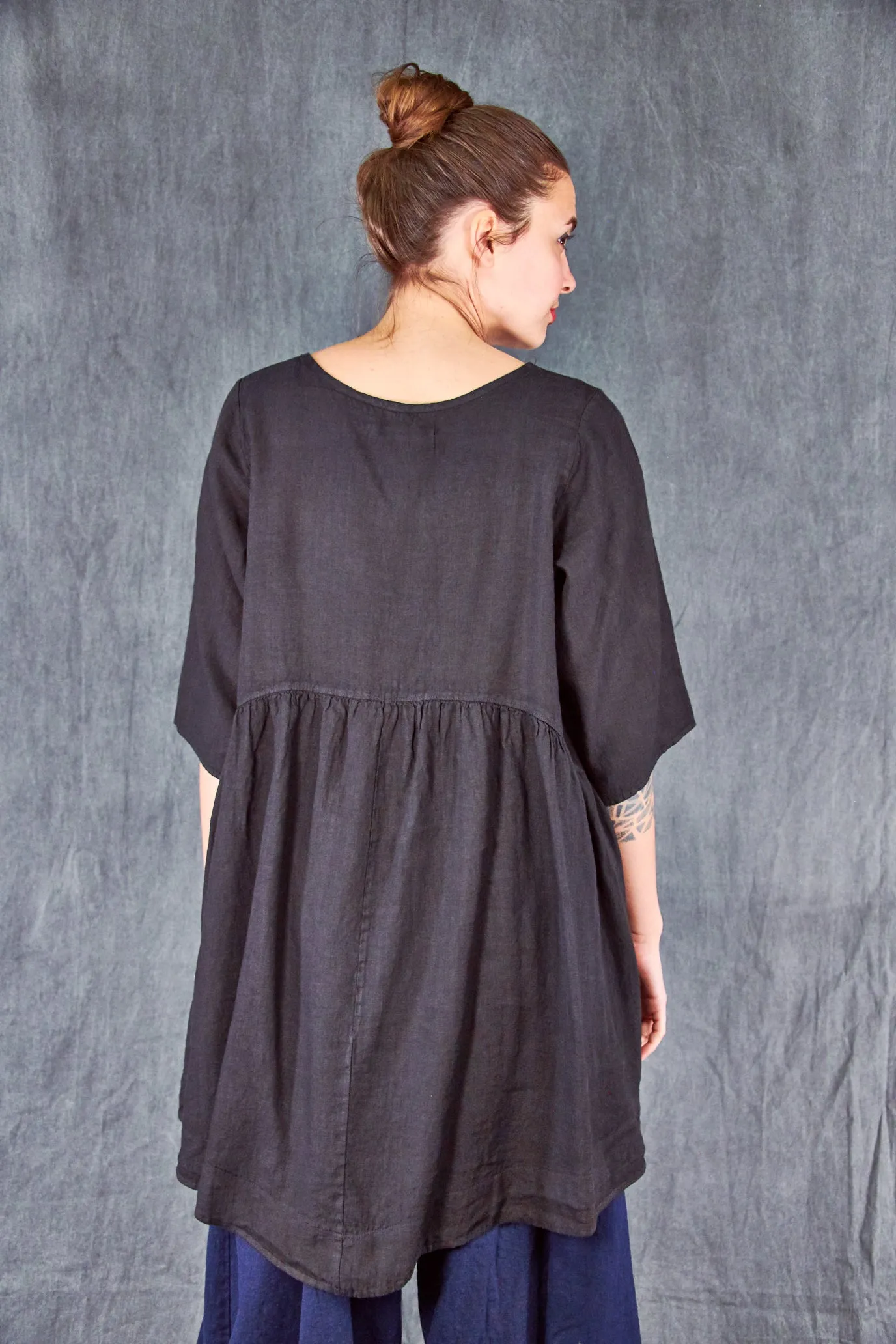 2259 Charleston Linen Tunic Black-U