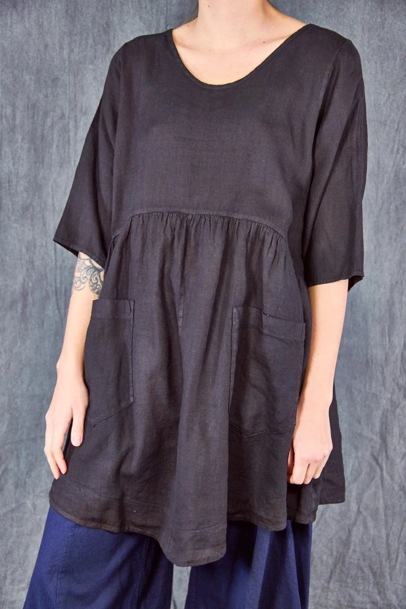 2259 Charleston Linen Tunic Black-U