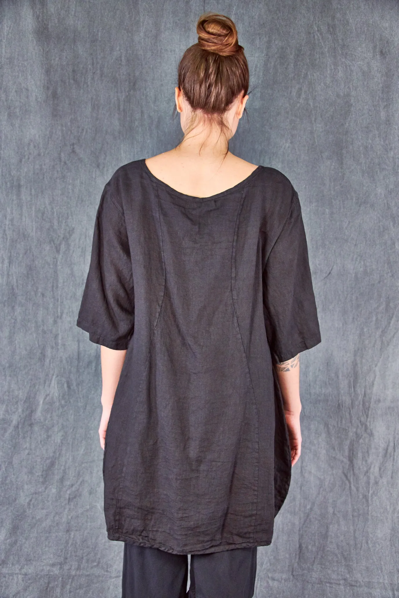 2265  Pinch Pocket Tunic Black- UnPrinted