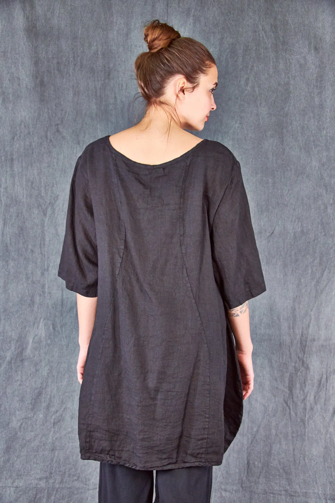 2265  Pinch Pocket Tunic Black- UnPrinted