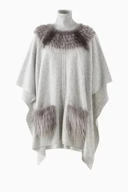 CABLE KNIT PONCHO WITH FUR NECKLINE AND POCKETS IN FOG