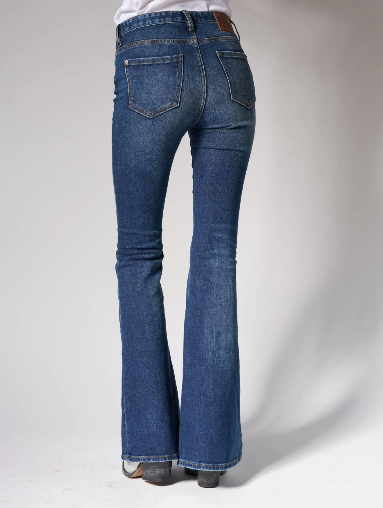 CAROLE BELL BOTTOM JEANS IN CLASSIC INDIGO - Woman
