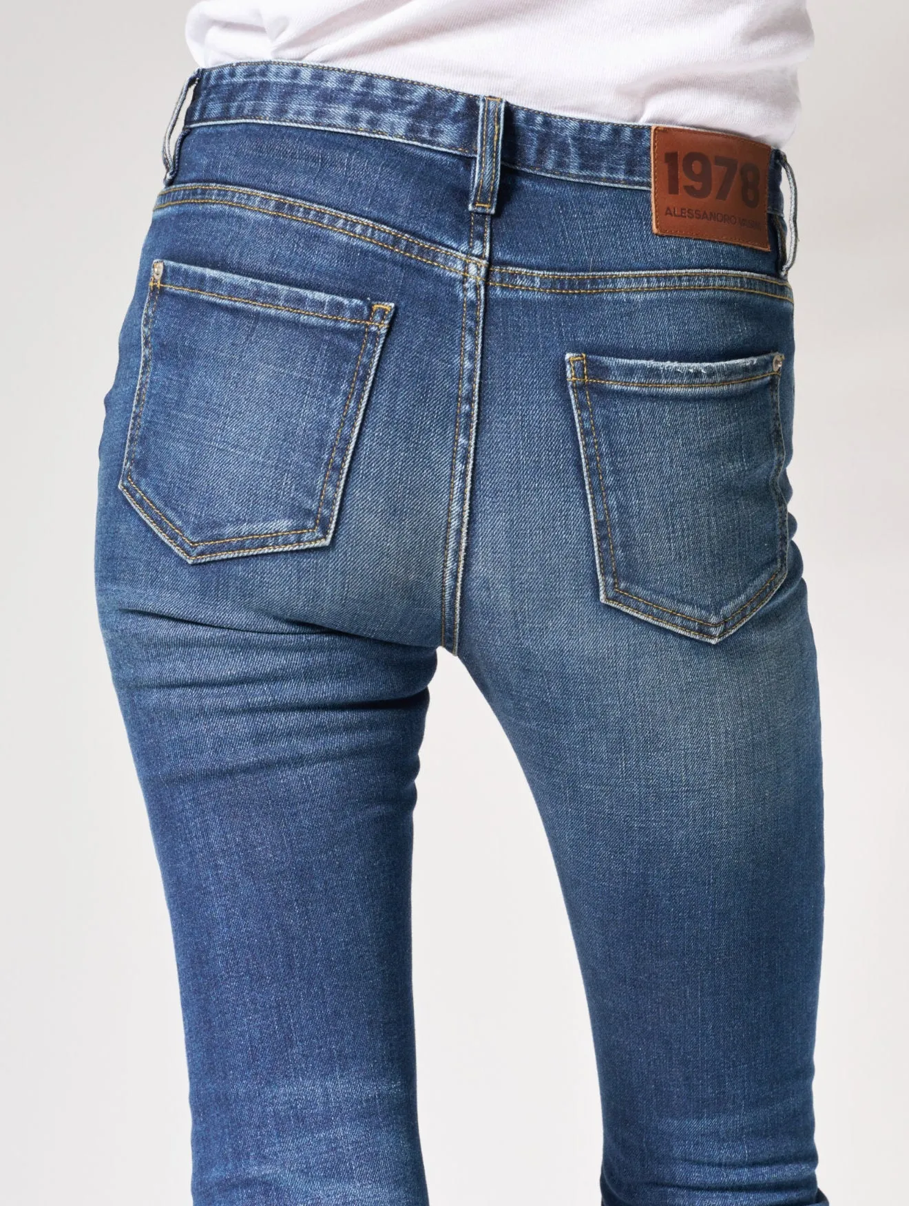 CAROLE BELL BOTTOM JEANS IN CLASSIC INDIGO - Woman