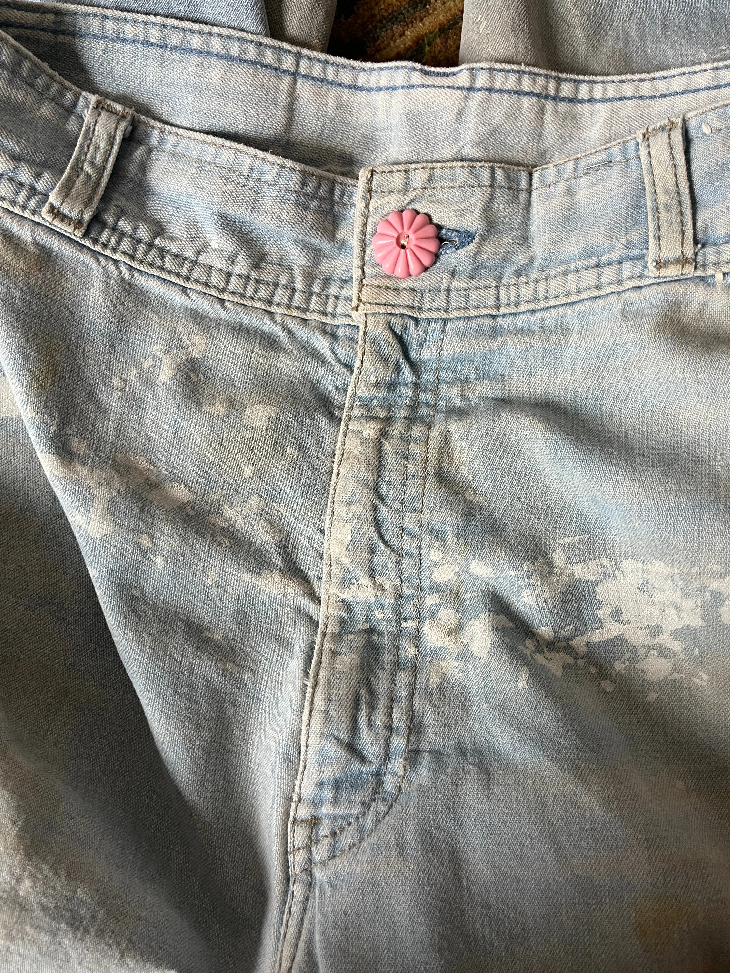 DISTRESSED LEVI’S BELL BOTTOMS