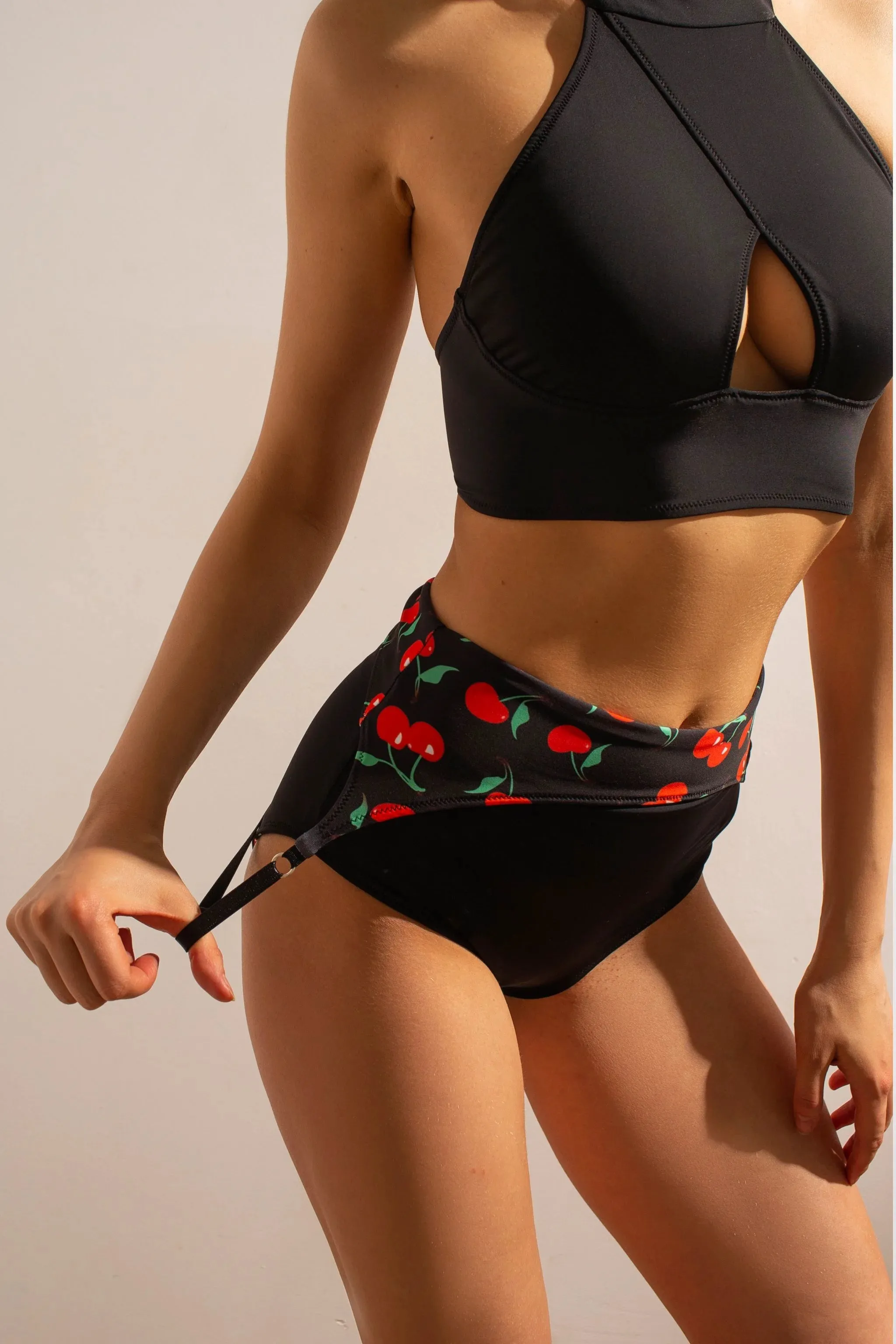 Double-sided Sling Bottom - Cherry Noir/Black