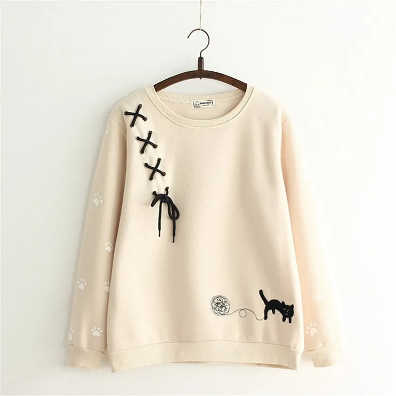 EMBROIDERED CAT TIE PULLOVER SWEATSHIRT UB2675