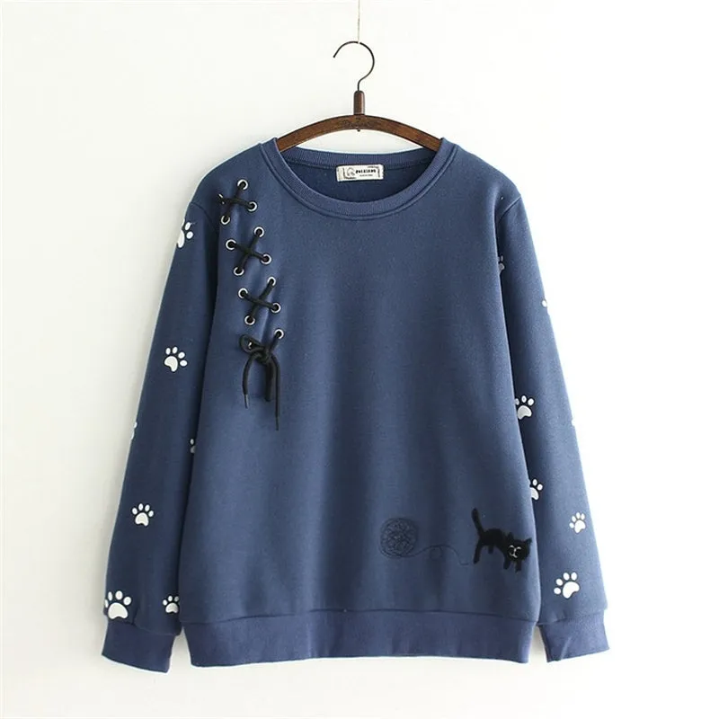 EMBROIDERED CAT TIE PULLOVER SWEATSHIRT UB2675