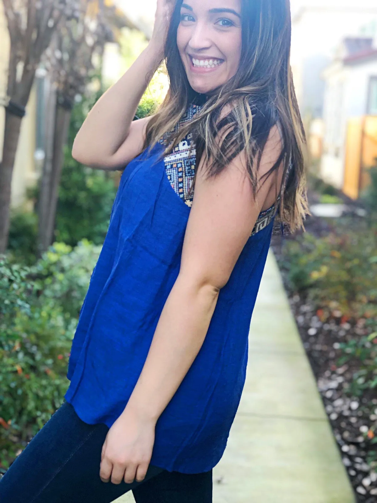 EMBROIDERY STELLA TOP W/LACE UP BACK