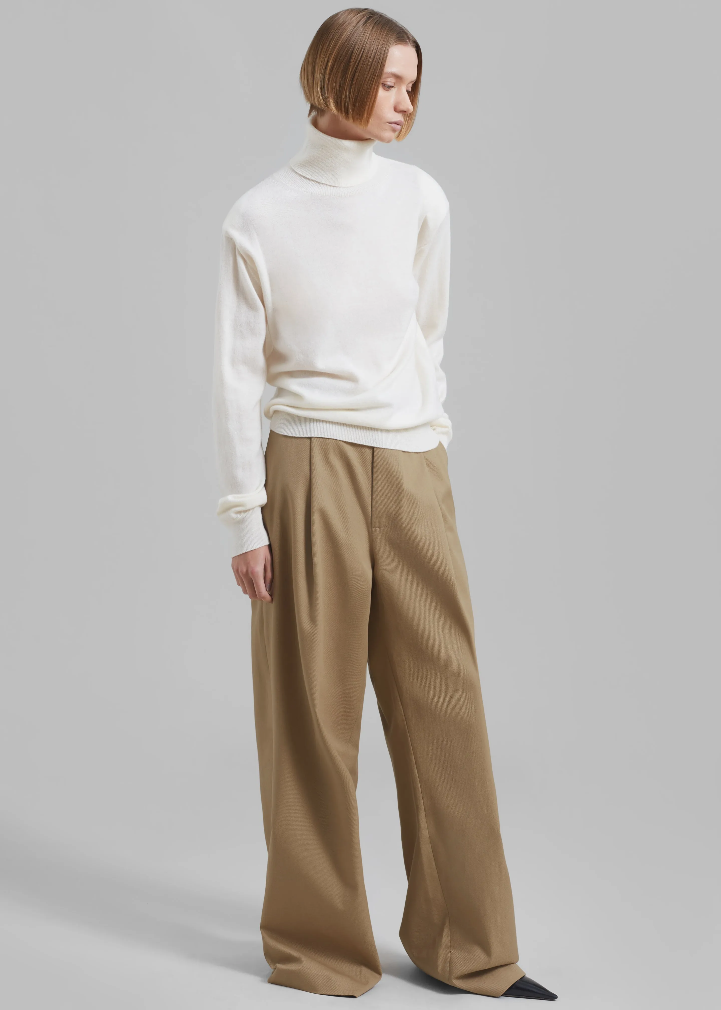 Ines Thin Padded Turtleneck - Ivory
