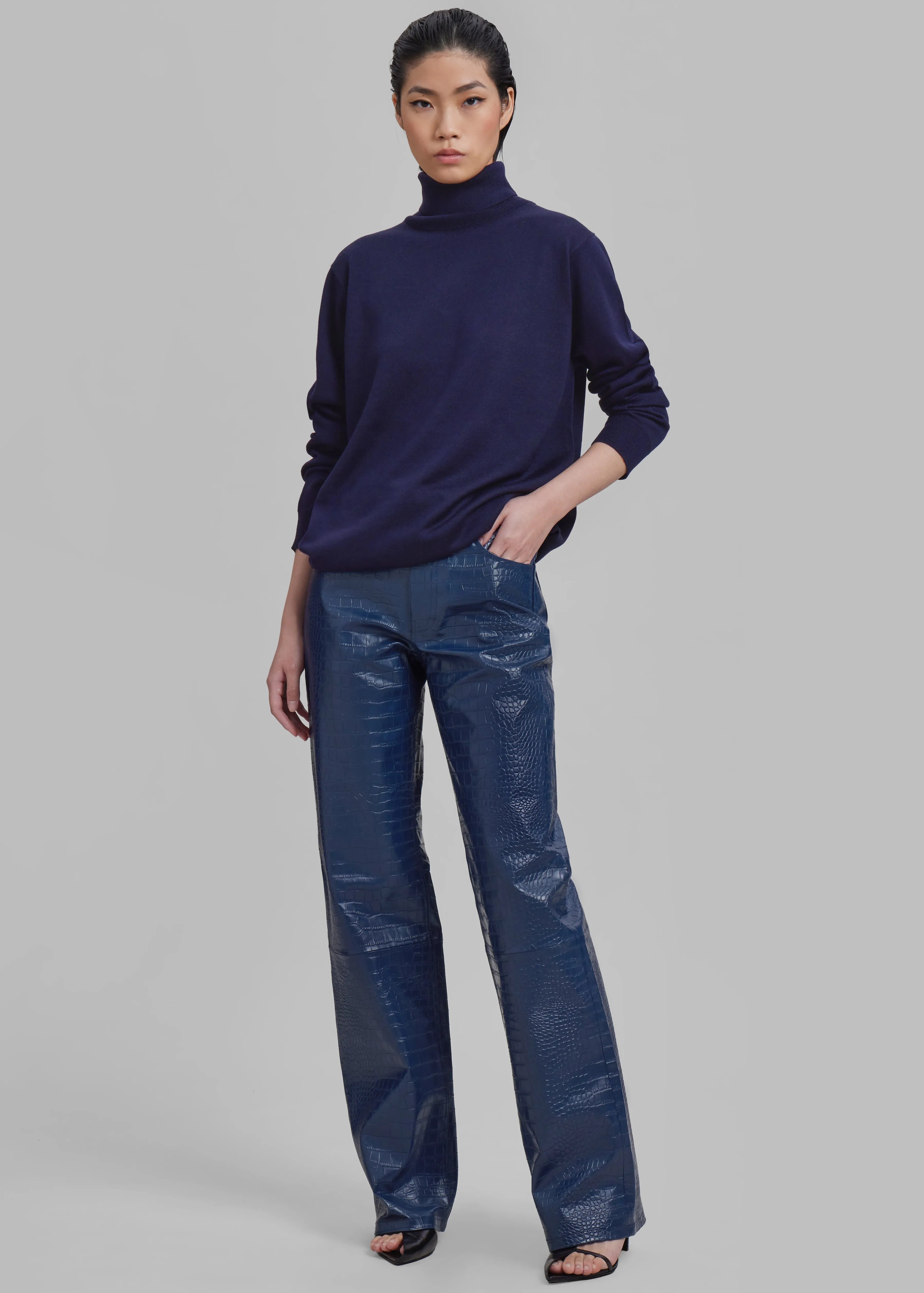 Ines Thin Padded Turtleneck - Navy