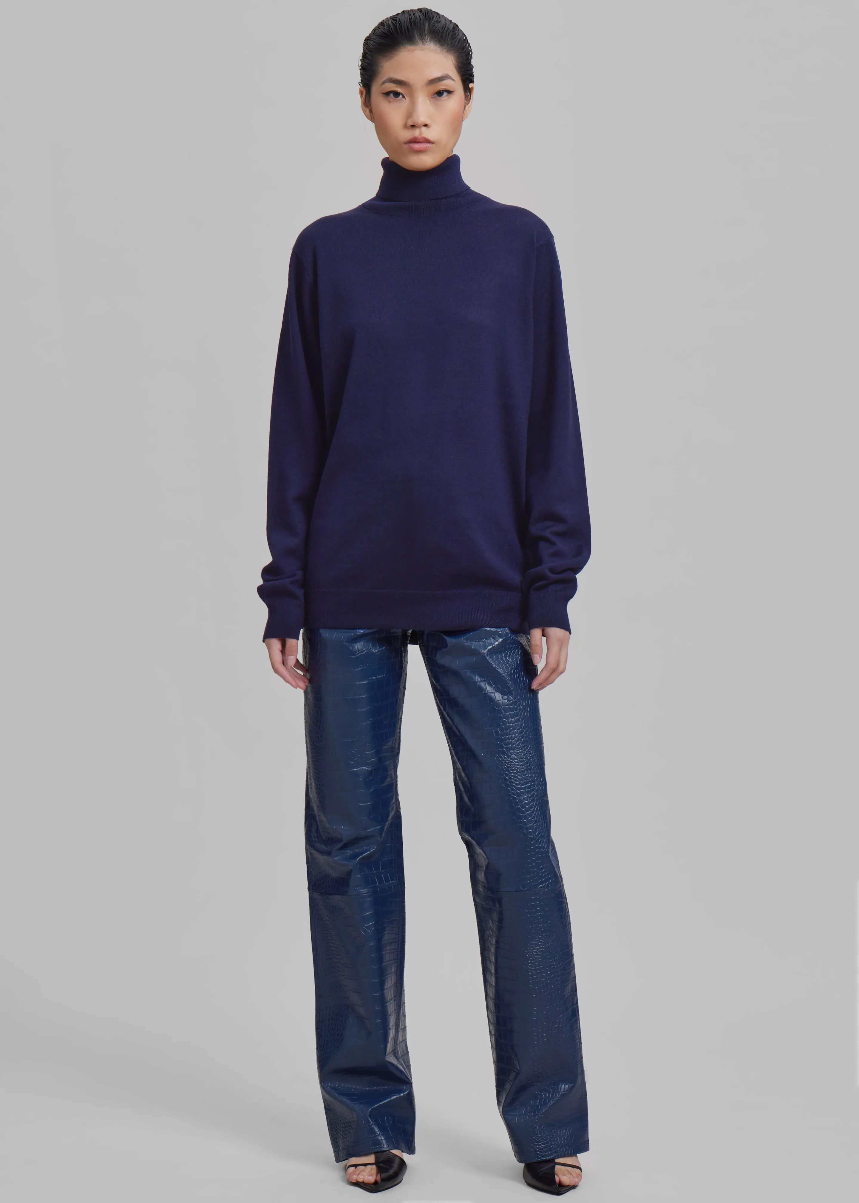 Ines Thin Padded Turtleneck - Navy
