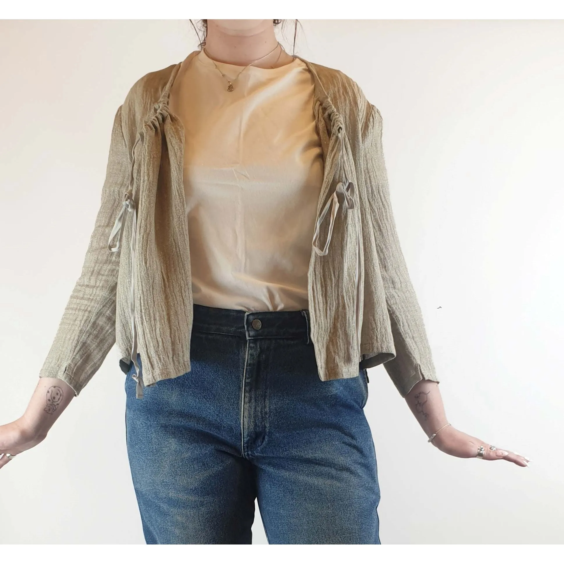 Lee Mathews grey 100% linen cardigan with drawstring at the neck size 3 (best fits 12-14)