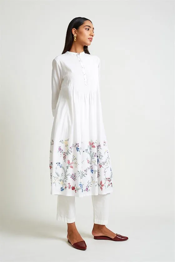Payal Pratap   -   Rock Garden Oriole Embroidered Kurta Pant Set (2pcs)