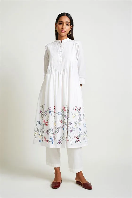 Payal Pratap   -   Rock Garden Oriole Embroidered Kurta Pant Set (2pcs)