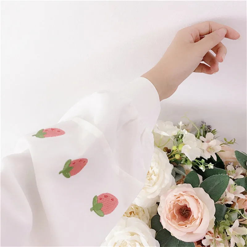 "EMBROIDERED STRAWBERRY DOLL COLLAR LANTERN SLEEVE" SHIRT K111909