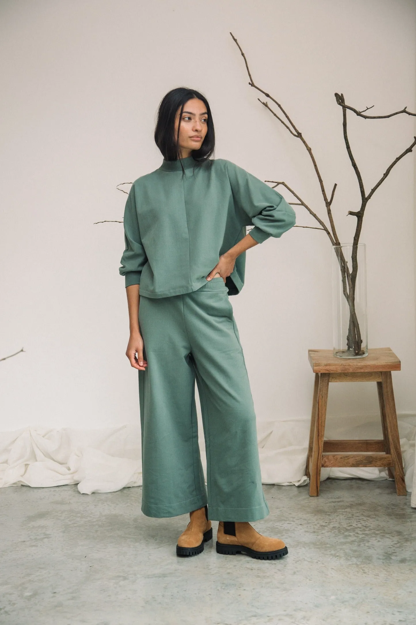 Taya Organic Cotton Felpe Jogger in Eucalyptus