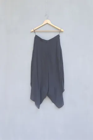 Urvashi Kaur   I   Liang DHOTI DENOTE PANTS crinkle cotton charcoal TESSELLATE- 68
