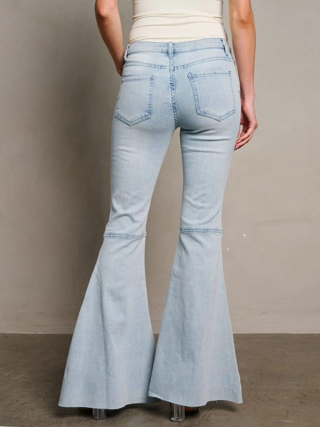 WOMEN'S BUTTON CLOSURE BELL BOTTOMS DENIM WASHED PANTS