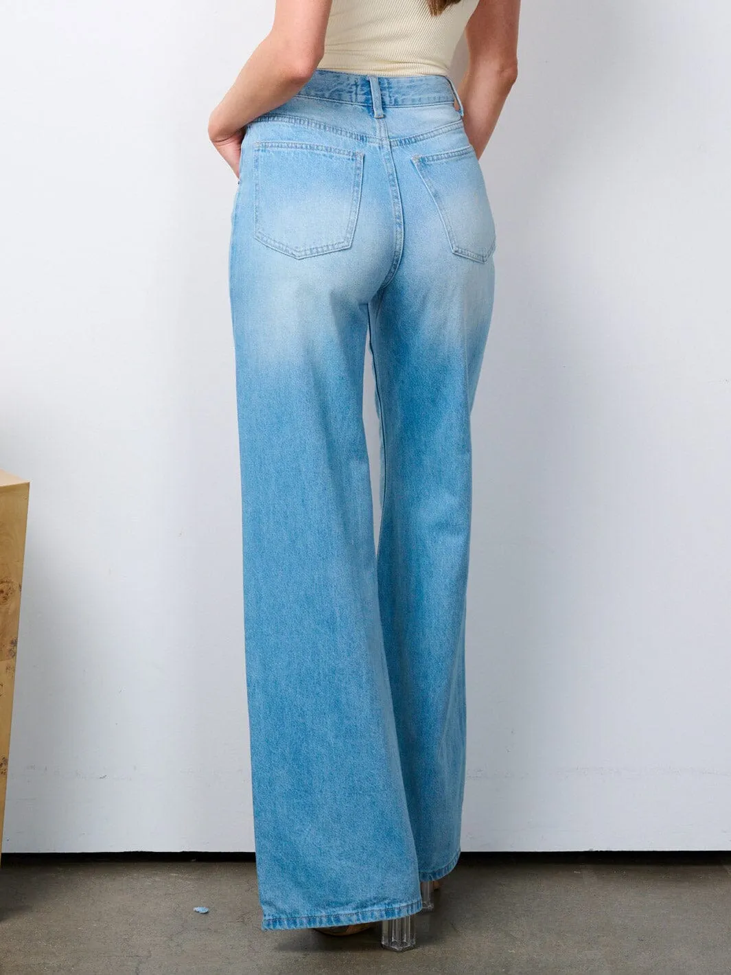 WOMEN'S BUTTON CLOSURE POCKETS WASHED BELL BOTTOM JEANS