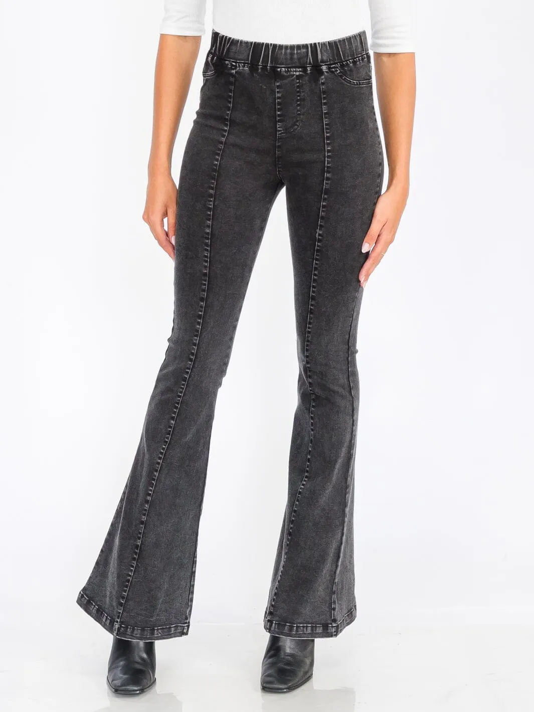 WOMEN'S ELASTIC WAIST BACK POCKETS BELL BOTTOM WASHED PANTS