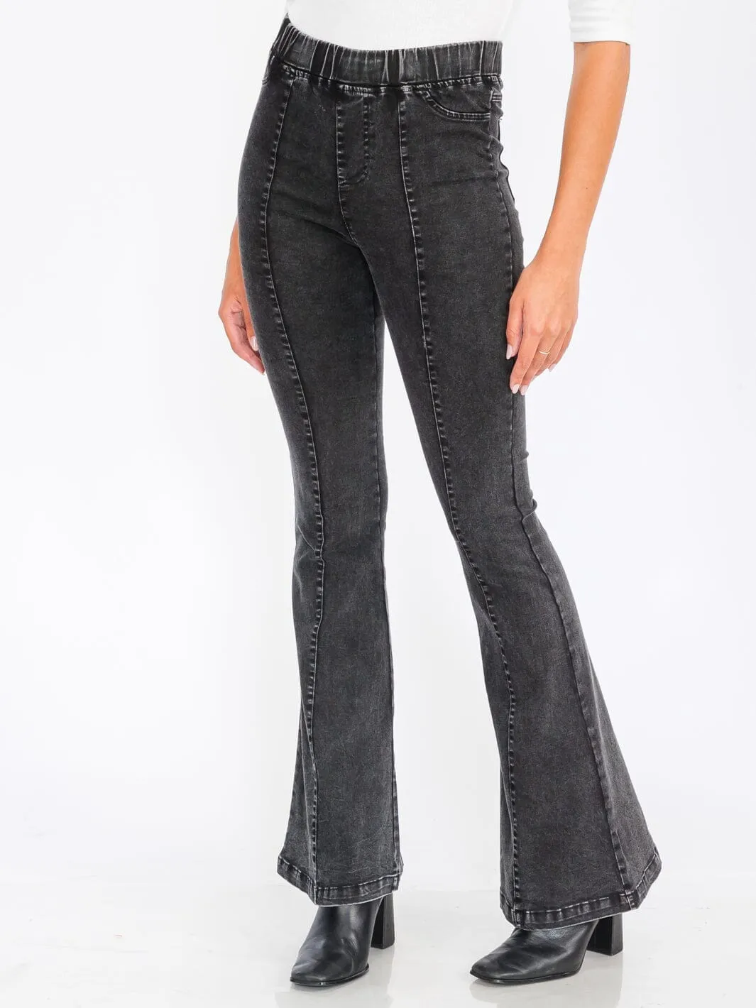 WOMEN'S ELASTIC WAIST BACK POCKETS BELL BOTTOM WASHED PANTS