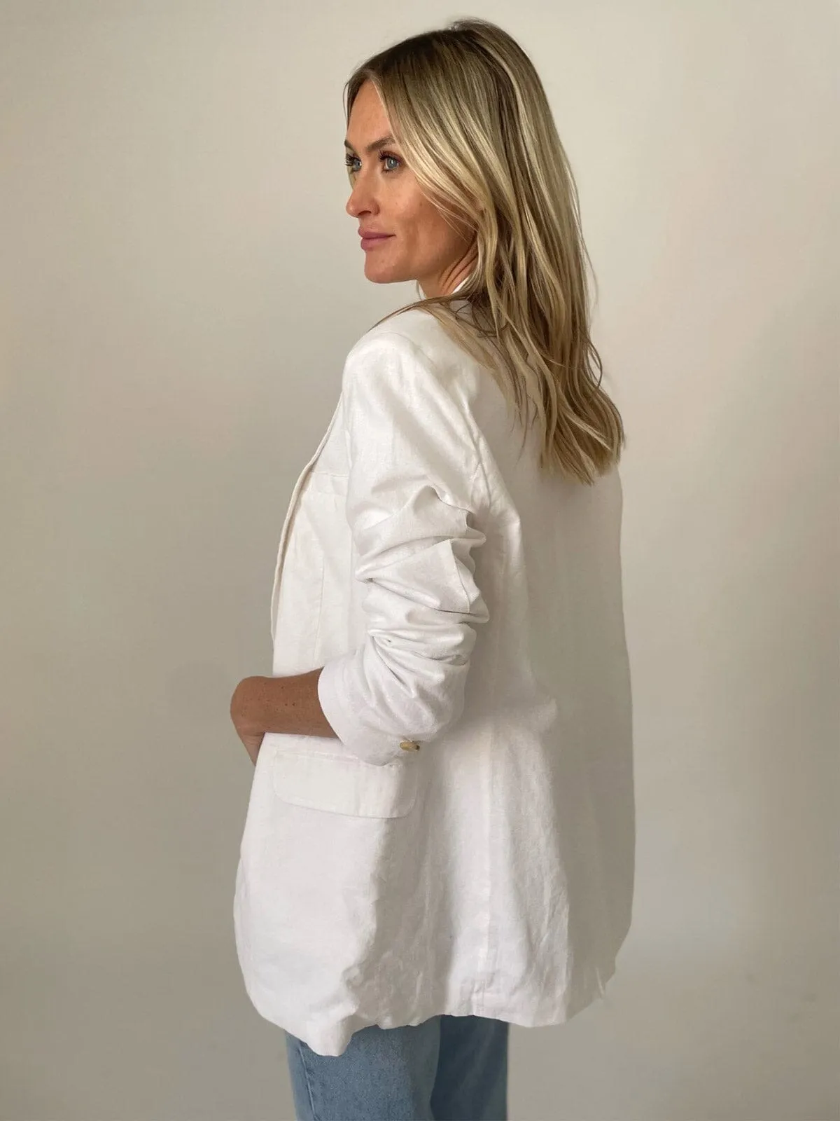 WOMEN'S LONG SLEEVE BUTTON CLOSURE POCKETS BLAZER