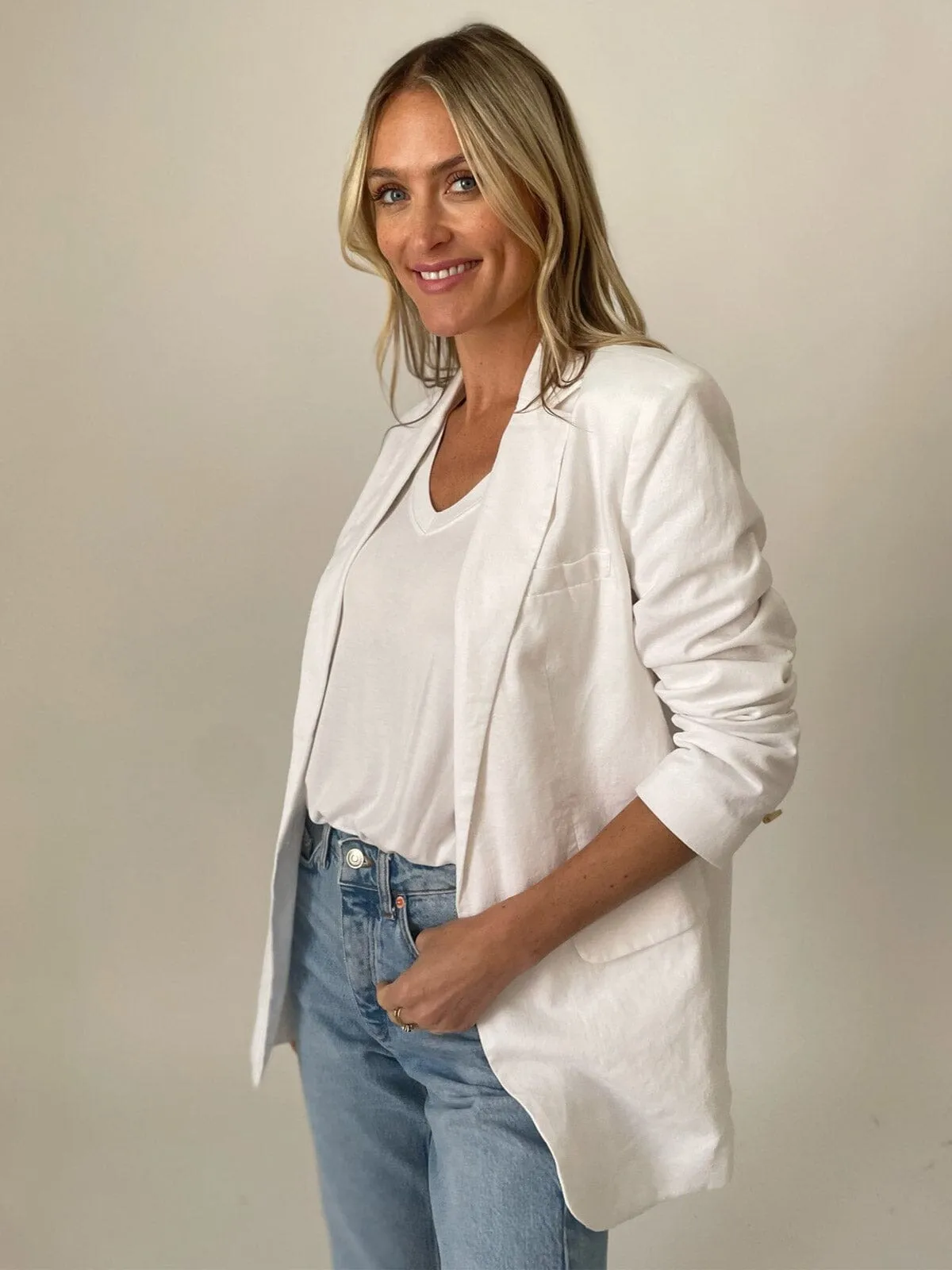 WOMEN'S LONG SLEEVE BUTTON CLOSURE POCKETS BLAZER