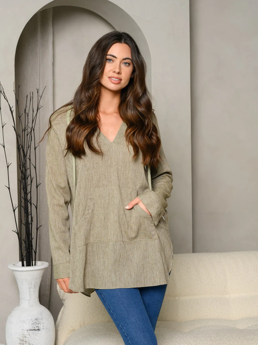 WOMEN'S LONG SLEEVE FRONT POCKET HOODED TOP
