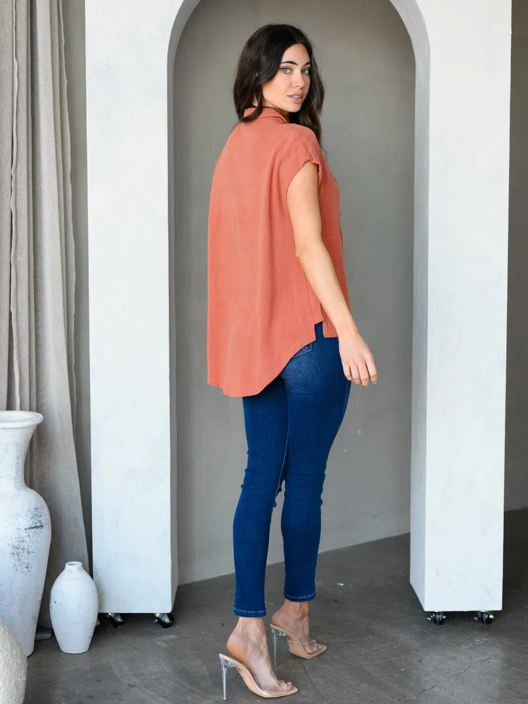 WOMEN'S SHORT SLEEVE BUTTON UP LOOSE FIT TOP