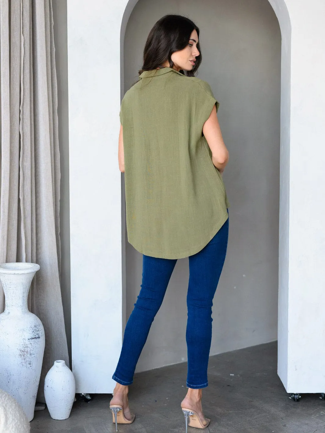 WOMEN'S SHORT SLEEVE BUTTON UP LOOSE FIT TOP