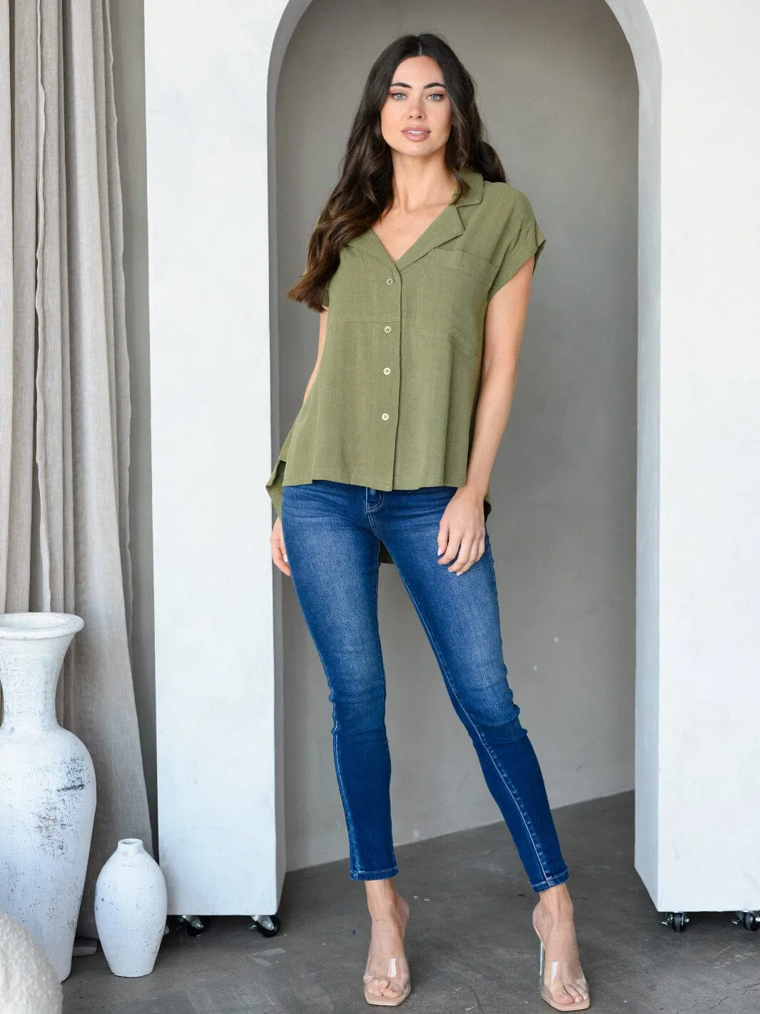 WOMEN'S SHORT SLEEVE BUTTON UP LOOSE FIT TOP