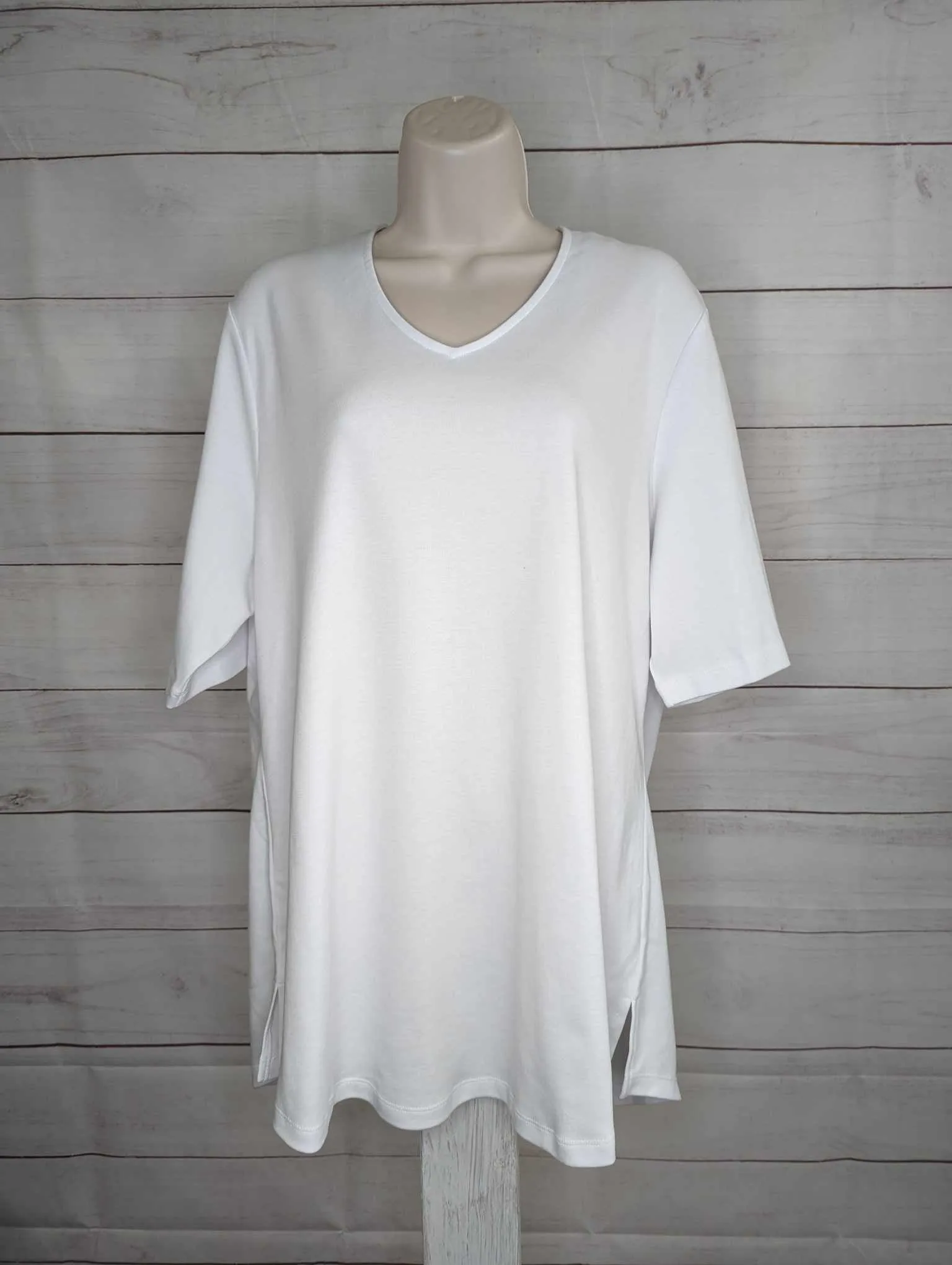 XLARGE WHITE A289635 Isaac Mizrahi Live! Essentials V-Neck Elbow Sleeve Tunic